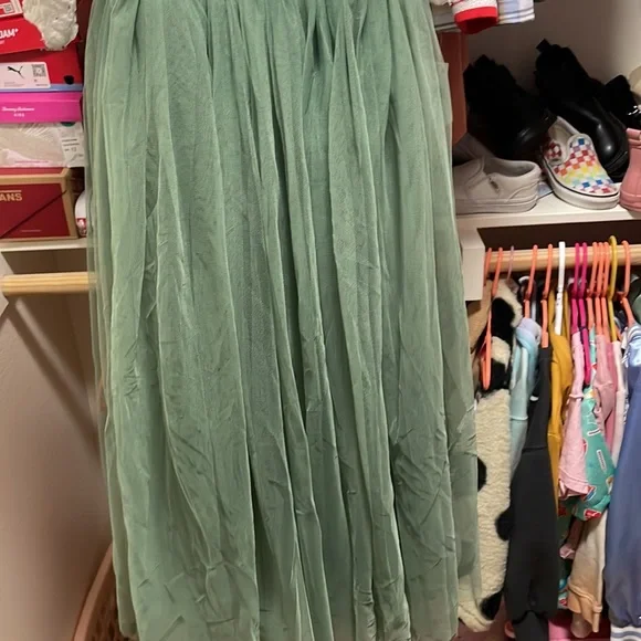Sage green dress - Picture 3 of 4